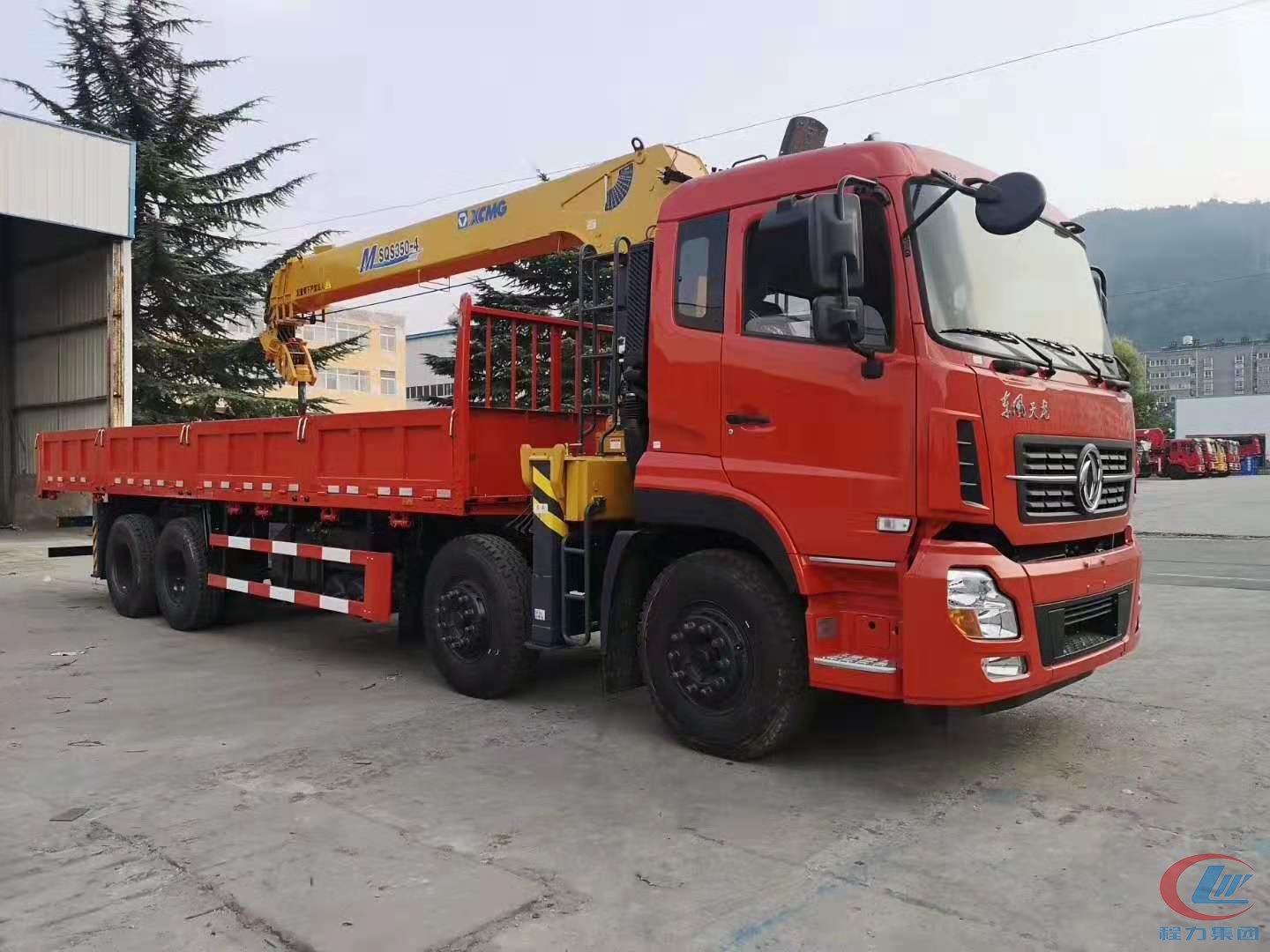 易倍·(中国)体育EMC东风天龙前四后八随车吊